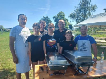 Dobrodelni spust v Straži 5